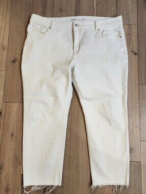 Old Navy Mid-Rise Boyfriend Jeans Frayed Hem White Denim Size 16 Petite